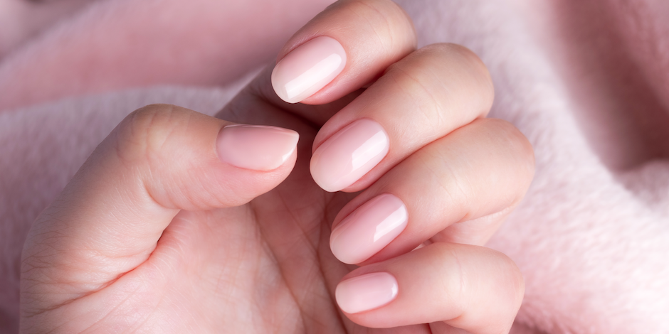 Vrouwen steeds vaker allergisch voor gellak: dít moet je weten 